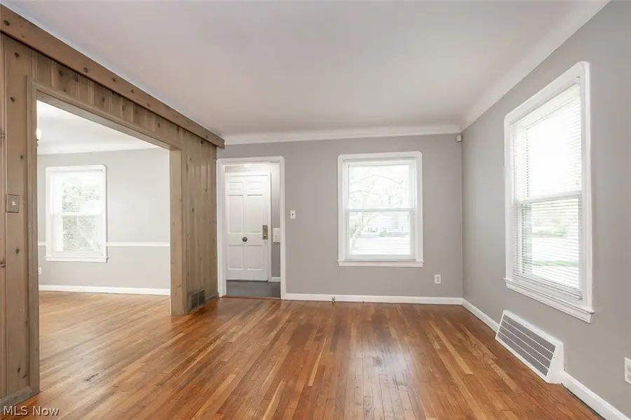 21901 Kennison Avenue, Euclid, OH 44123 - #3
