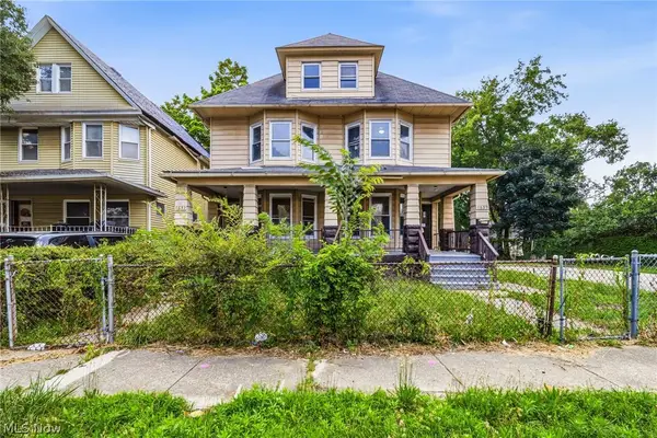 1637 Holyrood Road, Cleveland, OH 44106