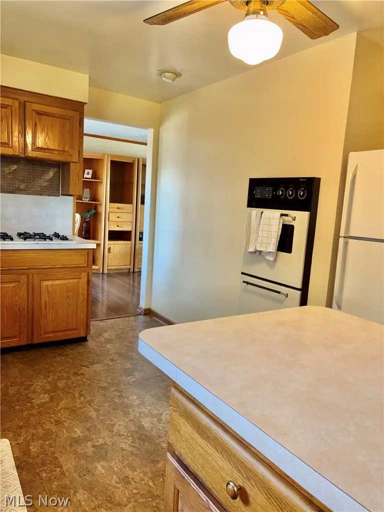 1407 W Valentine Nw Circle, Canton, OH 44708 - #3