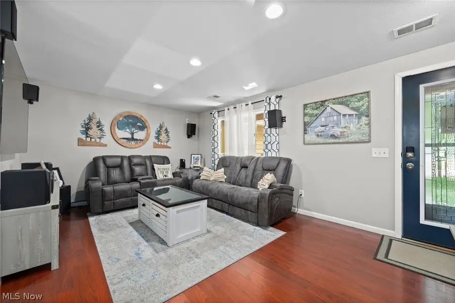 1135 Royal Drive, Amherst, OH 44001 - #3
