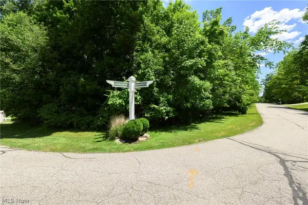 4643 Barnsleigh Drive #46, Akron, OH 44333