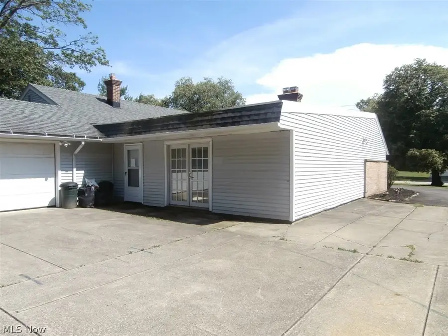 23551 S Woodland Road, Shaker Heights, OH 44122 - #2