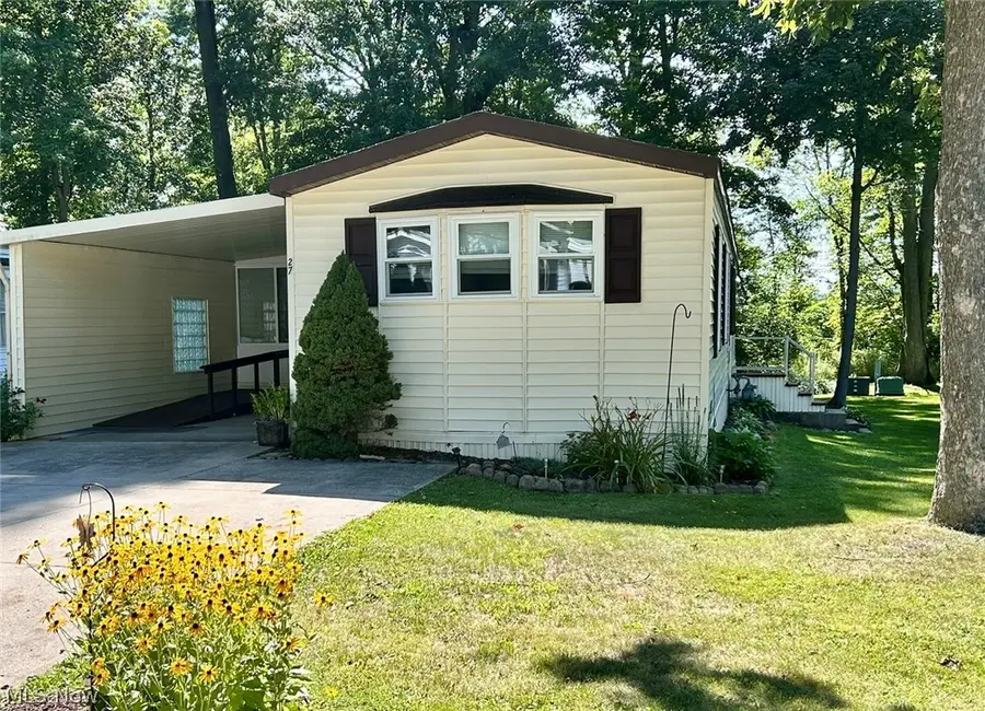 1229 Columbiana Lisbon Road #27, Columbiana, OH 44408 - #3