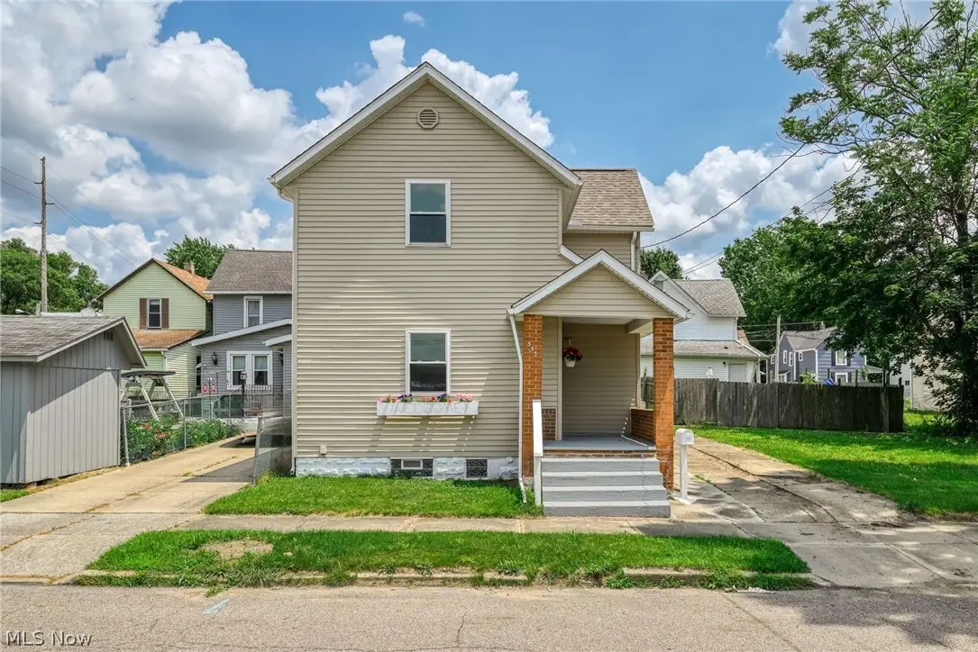 353 NW 3rd Street, Barberton, OH 44203 - #1
