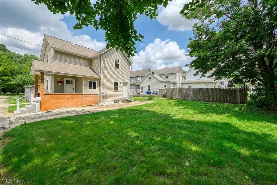 353 NW 3rd Street, Barberton, OH 44203 - #2