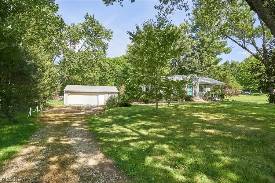 7091 Akron Nw Avenue, New Franklin, OH 44614 - #3