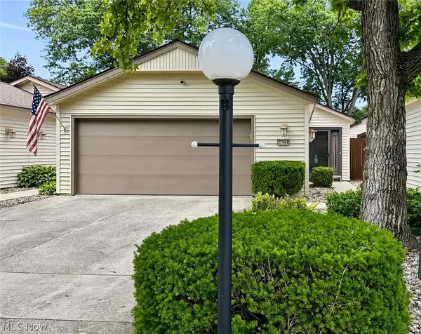 32964 Fern Tree Lane, North Ridgeville, OH 44039