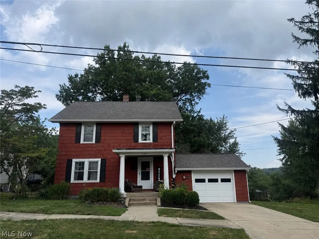 744 Franklin Ne Road, Massillon, OH 44646 - #1