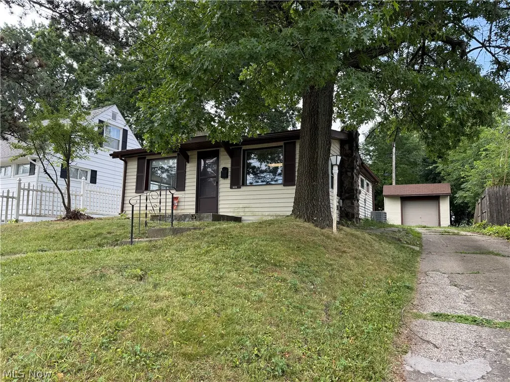 1818 Schiller Avenue, Cuyahoga Falls, OH 44223 - #1