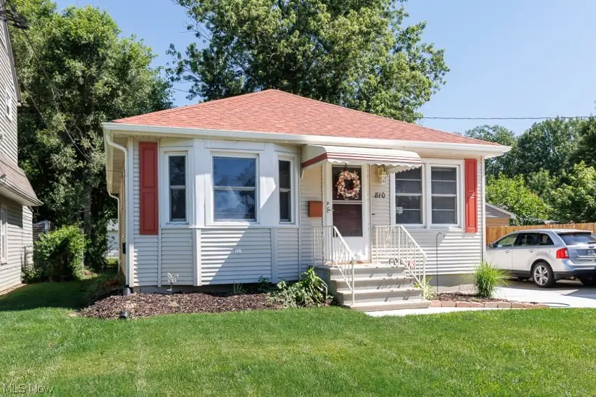 810 E Broad Street, Elyria, OH 44035 - #1