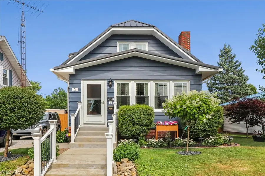 2128 S Freedom Avenue, Alliance, OH 44601 - #2