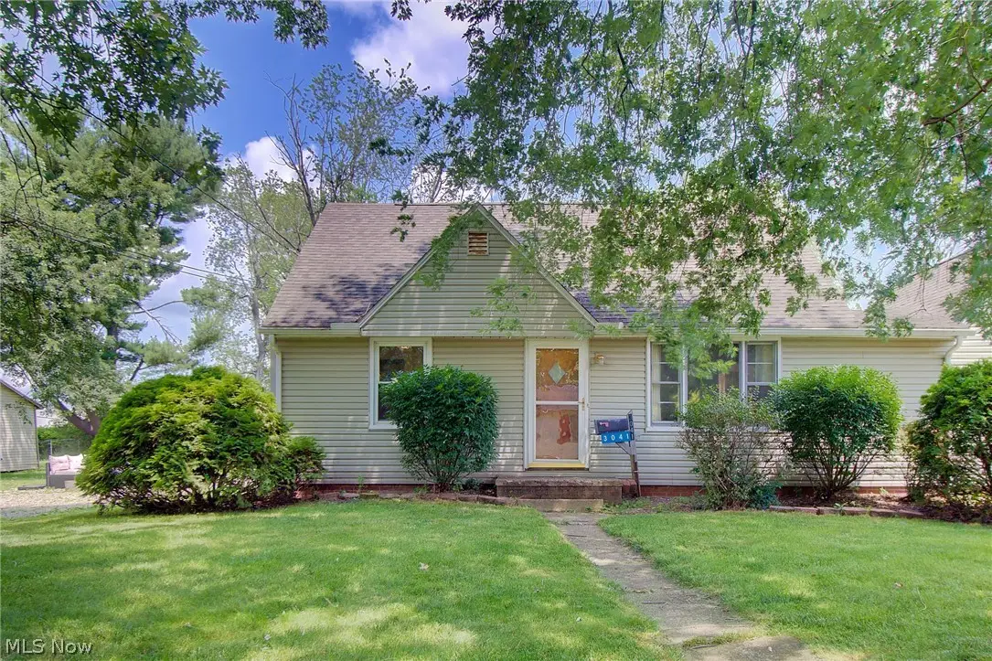 3041 33rd Ne Street, Canton, OH 44705 - #1