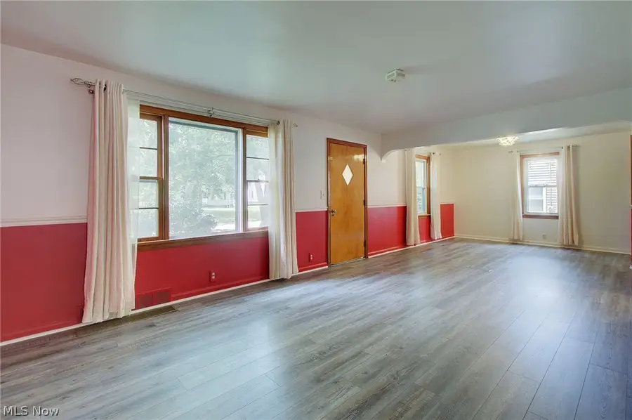 3041 33rd Ne Street, Canton, OH 44705 - #2