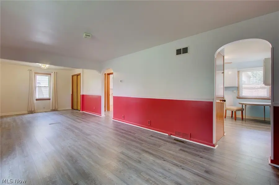 3041 33rd Ne Street, Canton, OH 44705 - #3