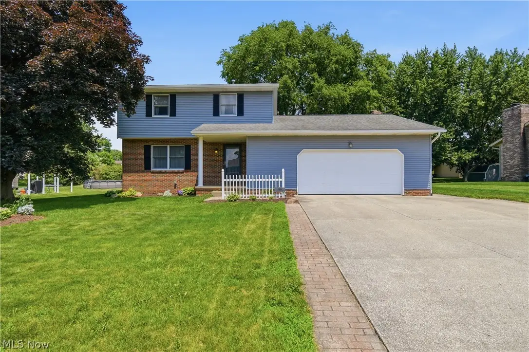 1749 Cove Nw Street, Uniontown, OH 44685 - #1