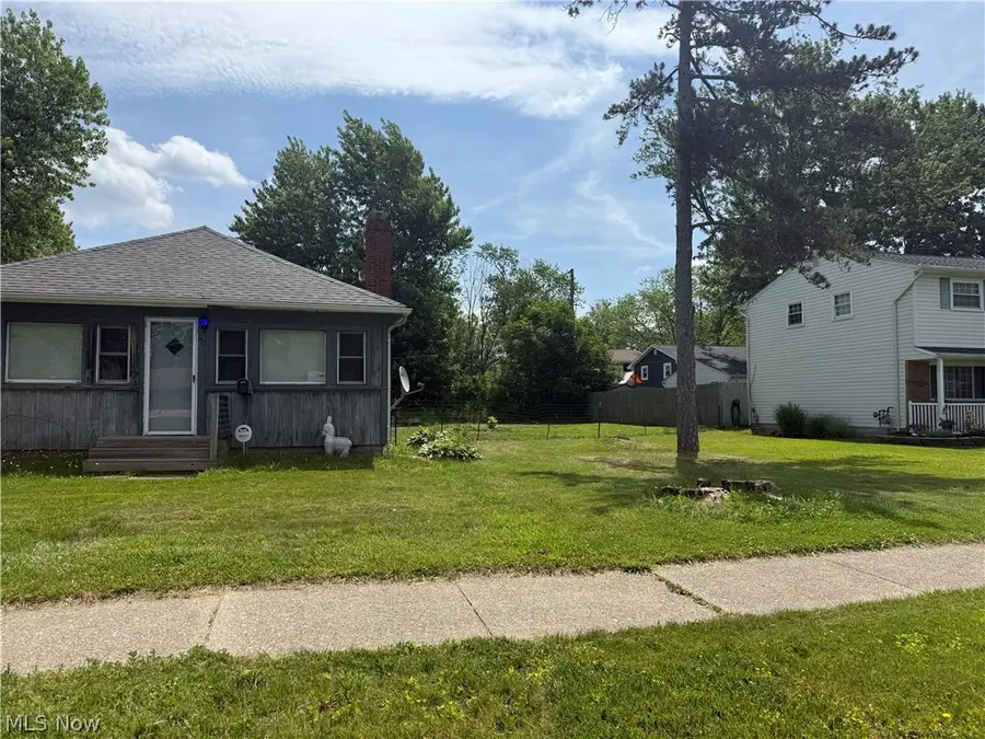 6011 Reynolds Road, Mentor On The Lake, OH 44060 - #2
