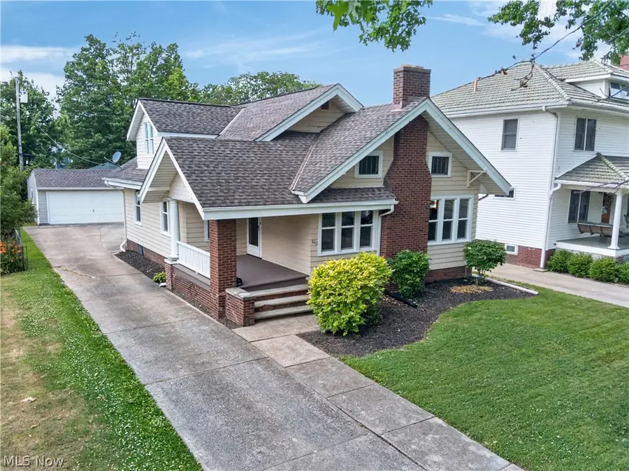 862 Lakeview Drive, Lorain, OH 44052 - #2