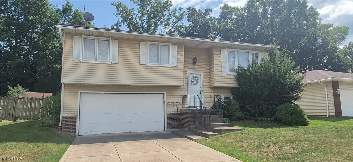 8415 Newcomb Drive, Parma, OH 44129 - #1