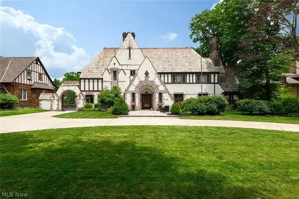 10416 Lake Avenue, Cleveland, OH 44102