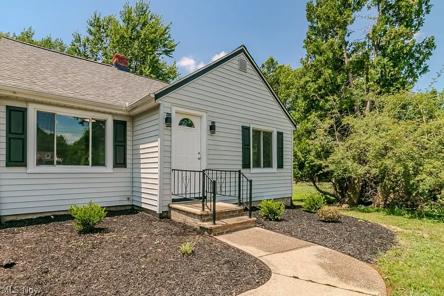 2986 Bishop Road, Willoughby Hills, OH 44092 - #2
