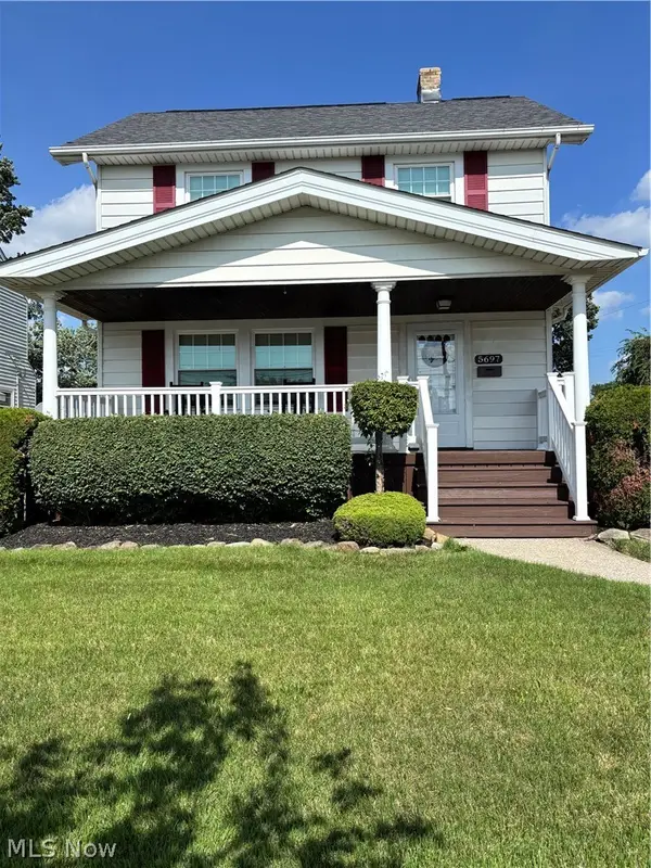 5697 W 54th Street, Parma, OH 44129