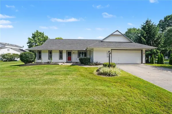 3854 Surfside Circle, Aurora, OH 44202