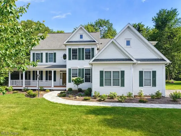 8390 Bainbrook Drive, Chagrin Falls, OH 44023