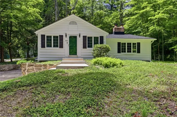 2020 Woodstock Road, Gates Mills, OH 44040