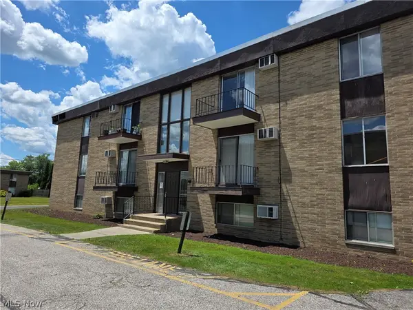 16101 E Maple Park Drive #12B, Maple Heights, OH 44137