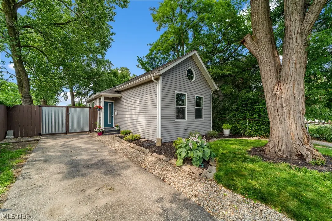 1615 Auburn Avenue, Cleveland, OH 44113 - #1