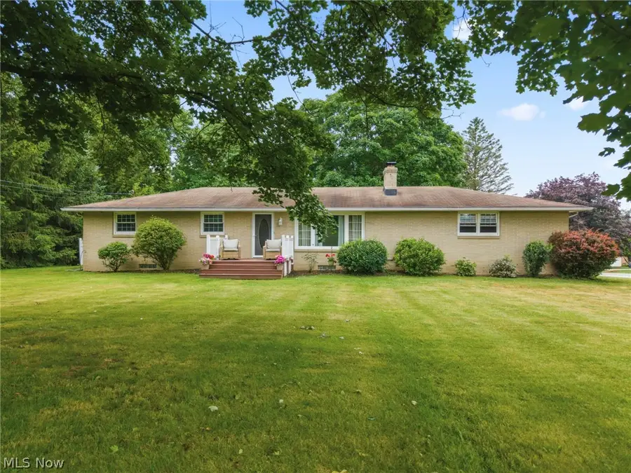 5147 Broadway Ne Avenue, Louisville, OH 44641 - #2