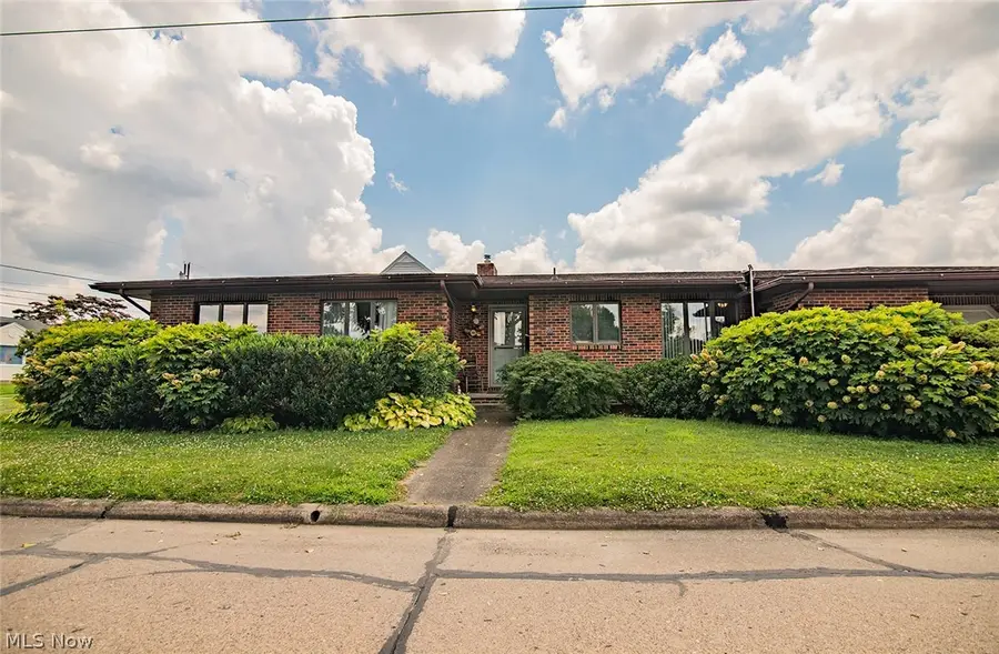700 Victoria Avenue, Williamstown, WV 26187 - #2