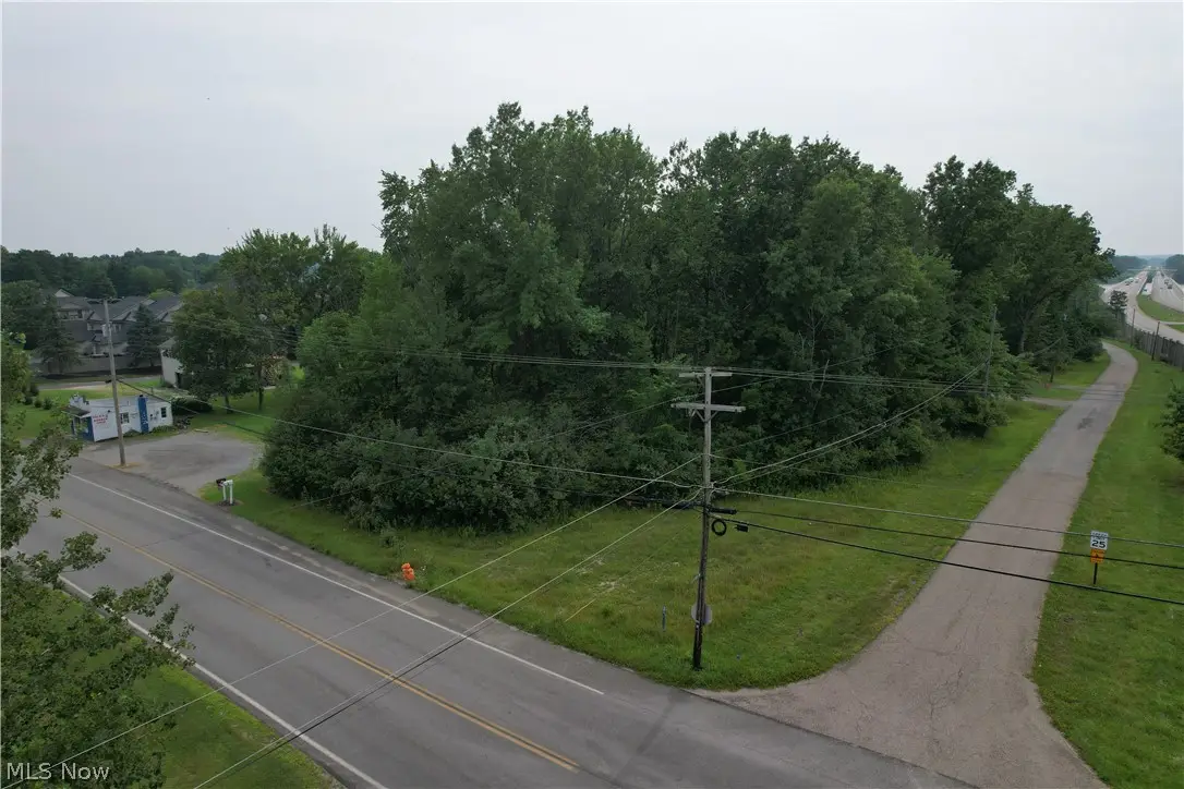 N East River Road, Lake Milton, OH 44429 - #1