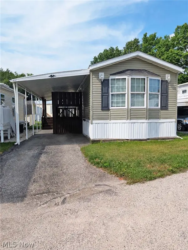 266 Bender Ne Street #15, Navarre, OH 44662