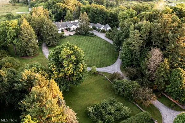 9498 Smith Road, Waite Hill, OH 44094