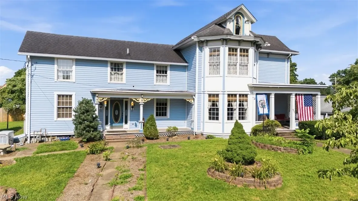 402 Williams Avenue, Williamstown, WV 26187 - #1