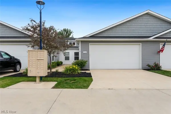 124 Acorn Lane, Elyria, OH 44035