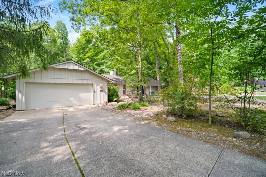 11604 Park Moss Avenue, Strongsville, OH 44136 - #2