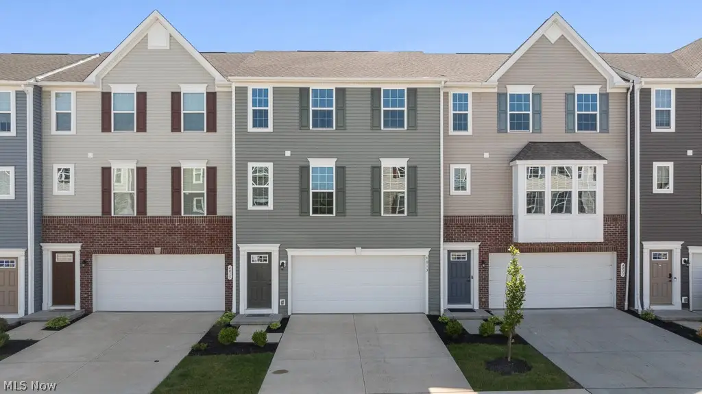4013 N Steels Circle, Stow, OH 44224 - #1