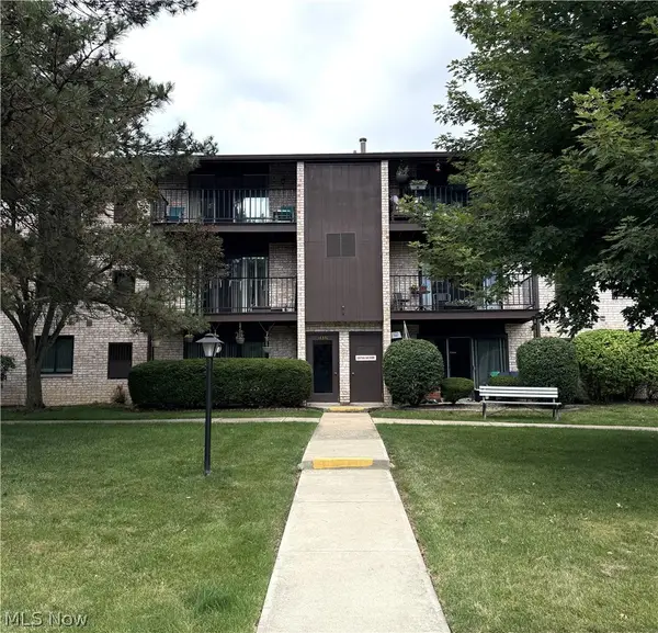 16370 Heather Lane #303, Middleburg Heights, OH 44130