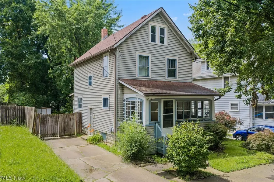 2240 12th Sw Street, Akron, OH 44314 - #2