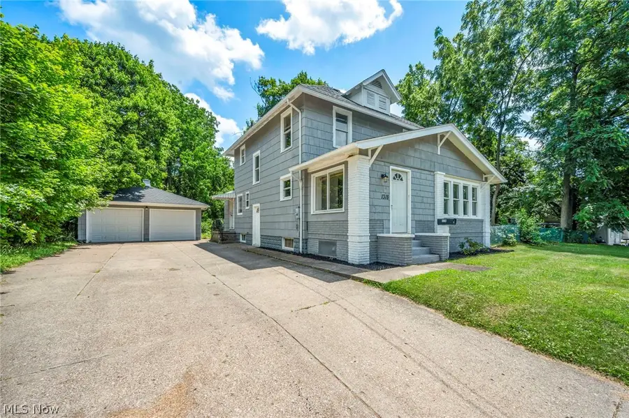 1318 3rd Se Street, Massillon, OH 44646 - #2