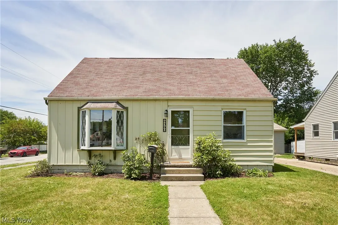 4340 W 189th Street, Cleveland, OH 44135 - #1