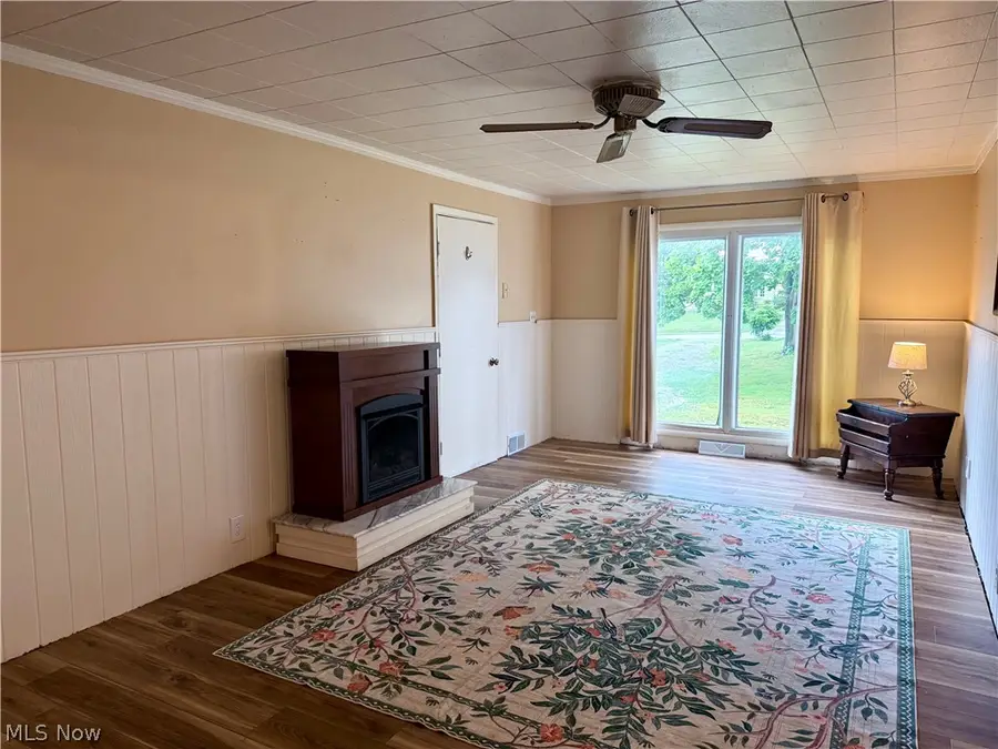 436 Loomis Avenue, Cuyahoga Falls, OH 44221 - #3