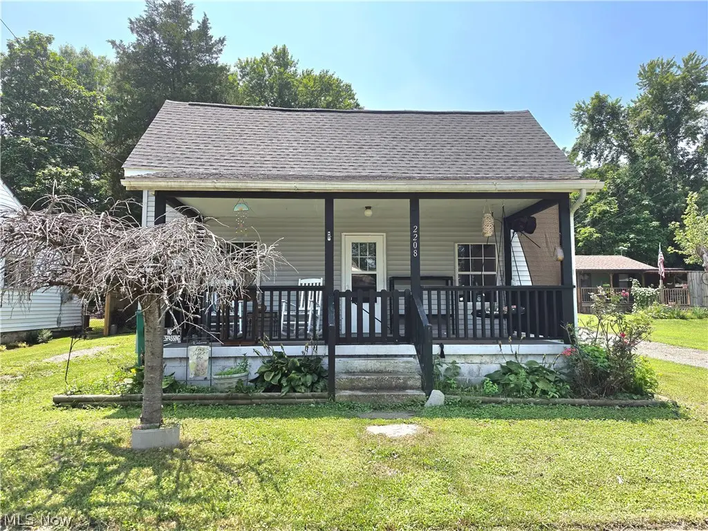 2208 11th Avenue, Parkersburg, WV 26101 - #1
