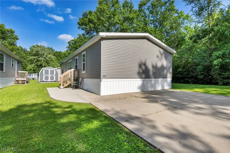 285 Westwoods, Amherst, OH 44001 - #2
