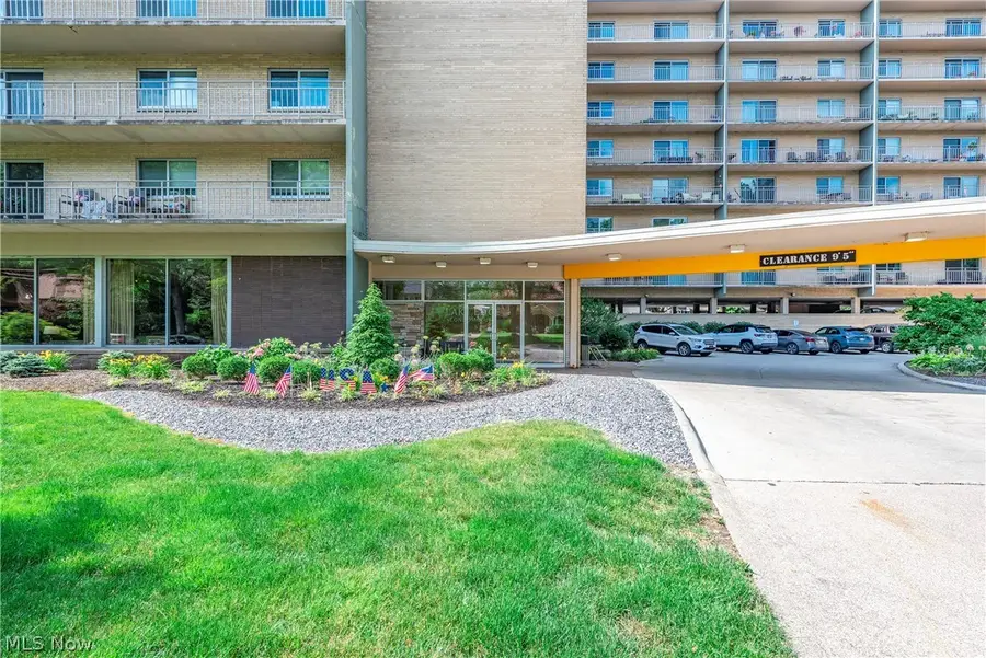 10301 Lake Avenue #420, Cleveland, OH 44102 - #2