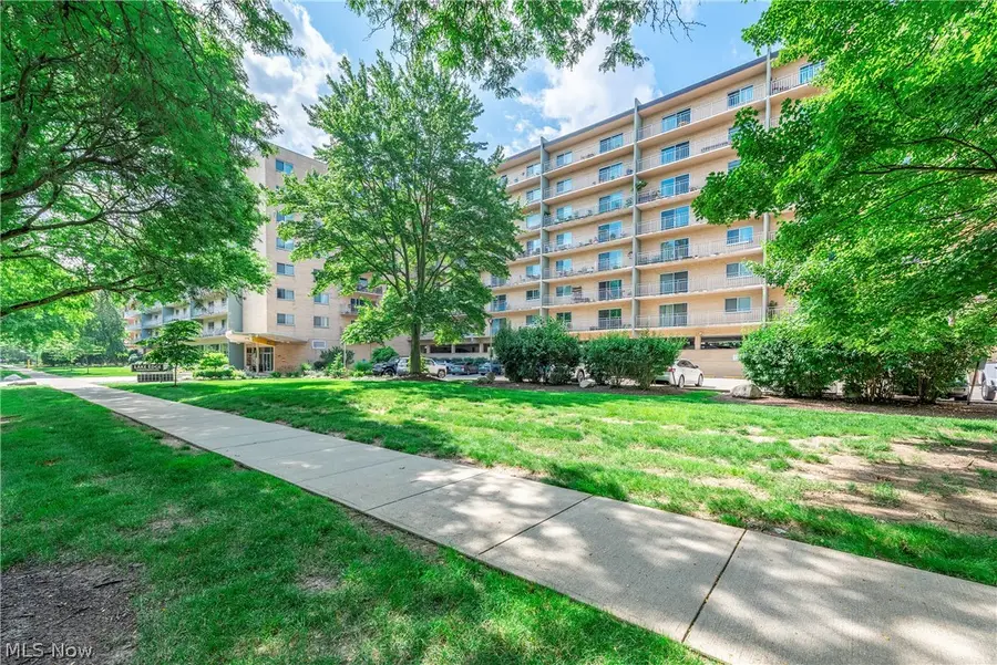 10301 Lake Avenue #420, Cleveland, OH 44102 - #3