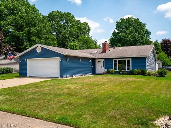 557 Crossbrook Drive, Berea, OH 44017