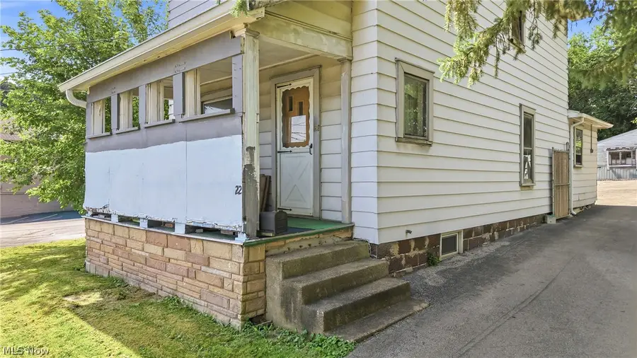 22 Spring Street, Struthers, OH 44471 - #3